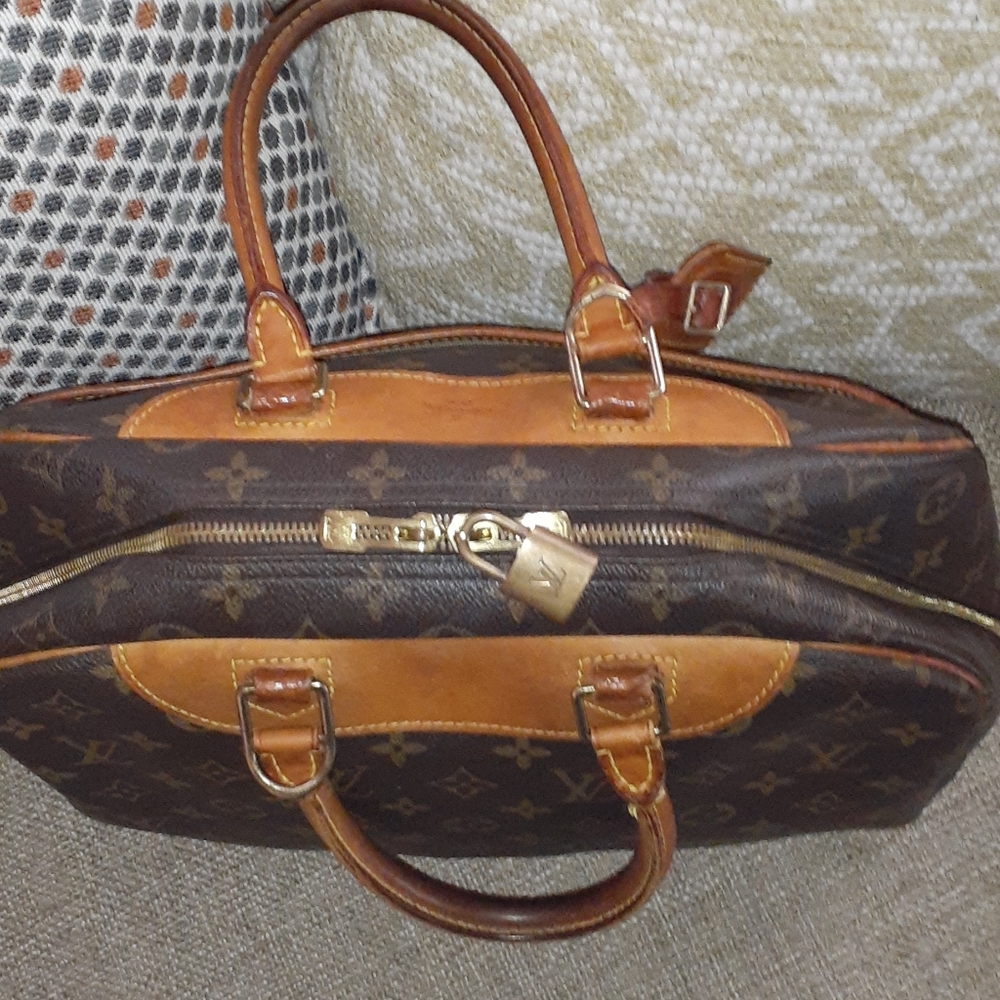 Vintage Louis Deauville Bag - Picture 3 of 16